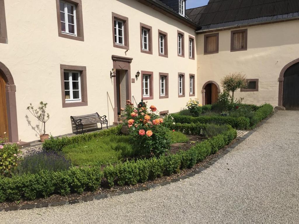 Ferienwohnung In Historischem Bauernhaus In Der Eifel Mettendorf Luaran gambar